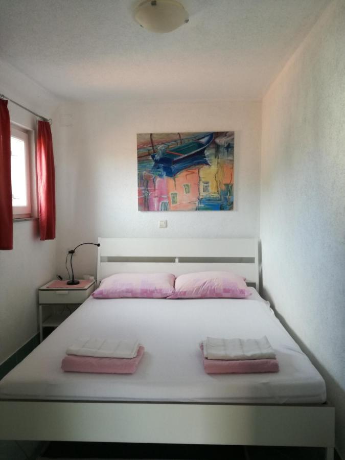Apartman Jasmina พูลา ภายนอก รูปภาพ